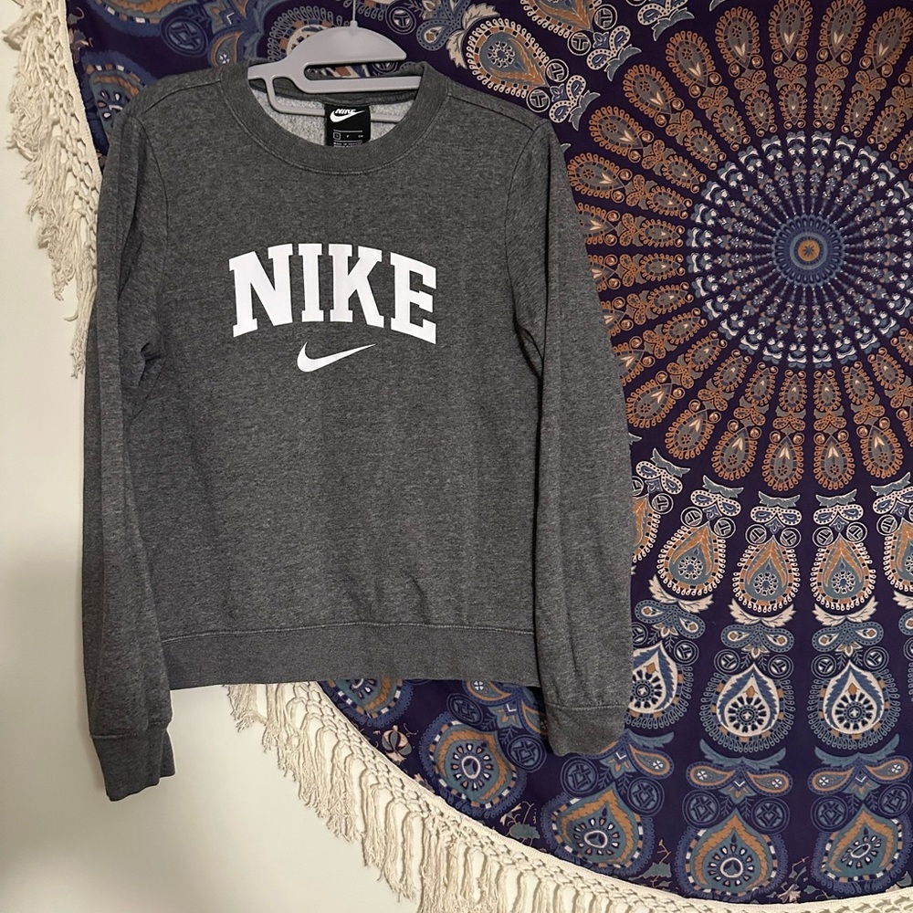 Nike Crewneck Sweatshirt Women’s Size Small